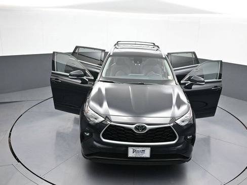 Certified 2020 Toyota Highlander XLE AWD/4WD image 48