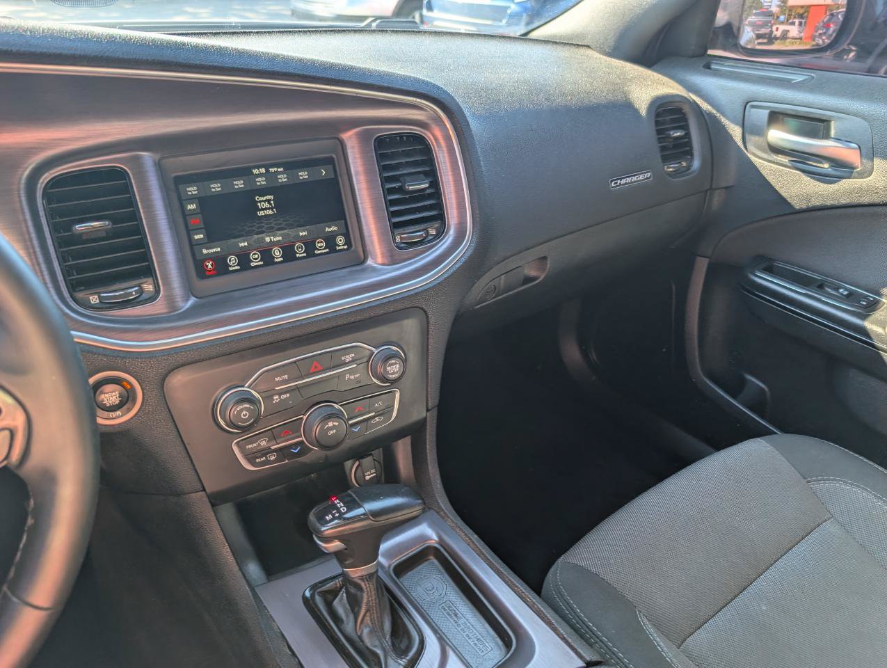 Used 2018 Dodge Charger SXT w/ Blacktop Package RWD image 21