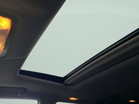 Used 2019 Toyota Highlander XLE image 20