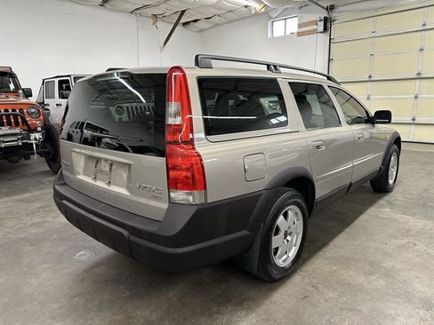 Used 2002 Volvo V70 Cross Country AWD/4WD image 3