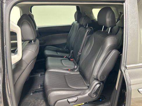 New 2026 Kia Carnival image 25