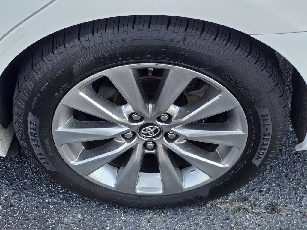 Used 2017 Toyota Camry XLE FWD image 35