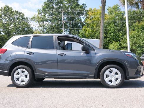 Used 2023 Subaru Forester AWD/4WD image 6