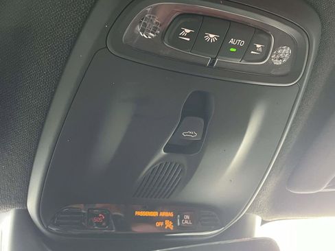 Used 2019 Volvo XC40 T5 Inscription image 22