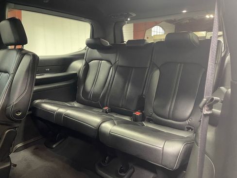 Used 2023 Jeep Wagoneer Series III w/ Premium Group I image 25