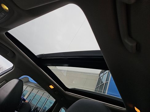 Used 2019 Nissan Rogue SL w/ Premium Package image 14