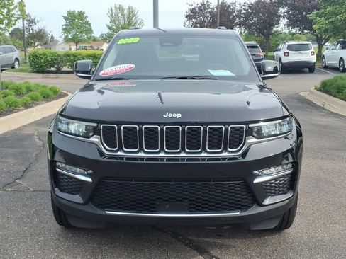 Certified 2023 Jeep Grand Cherokee Limited AWD/4WD image 2