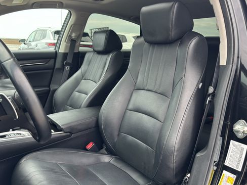 Used 2019 Honda Accord Touring image 19