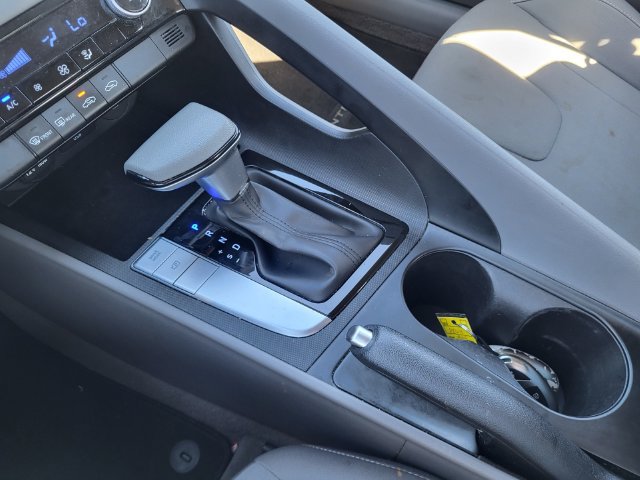 Used 2024 Hyundai Elantra SEL FWD image 16