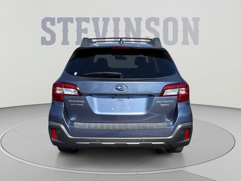 Used 2018 Subaru Outback 3.6R Limited AWD/4WD image 4