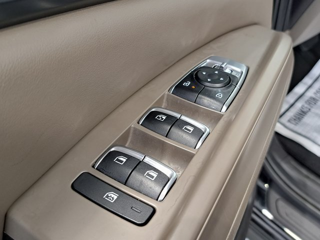 Used 2025 Kia Carnival FWD image 21