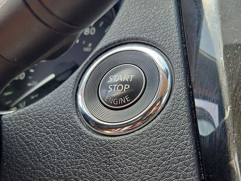 Used 2020 Nissan Rogue SV AWD/4WD image 23