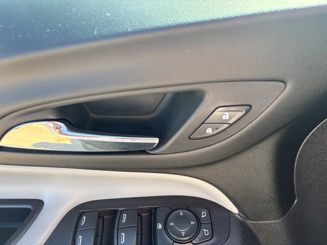 Used 2020 Chevrolet Equinox LS AWD/4WD image 11