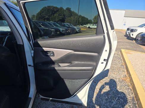 Used 2023 Nissan Murano SL image 18