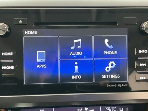 Used 2017 Subaru Outback 2.5i Premium image 5