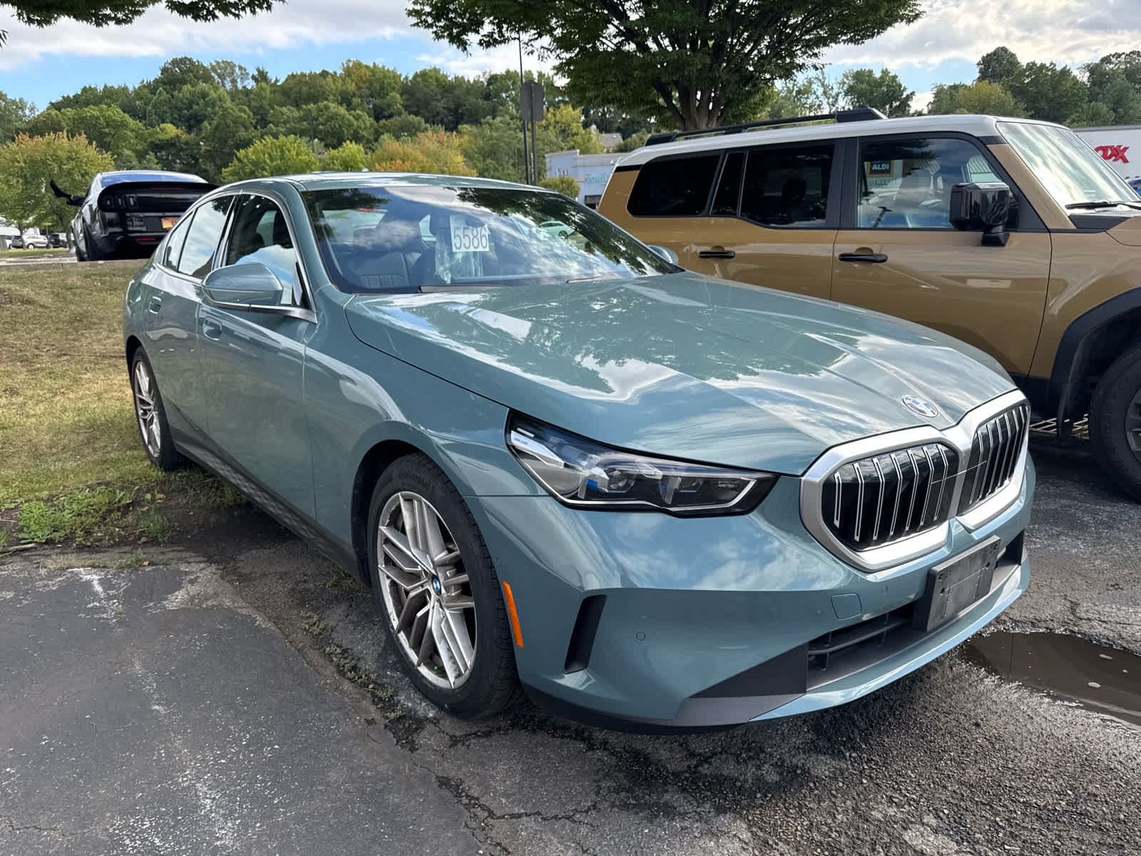 Used 2024 BMW 530i xDrive w/ Convenience Package AWD/4WD image 1