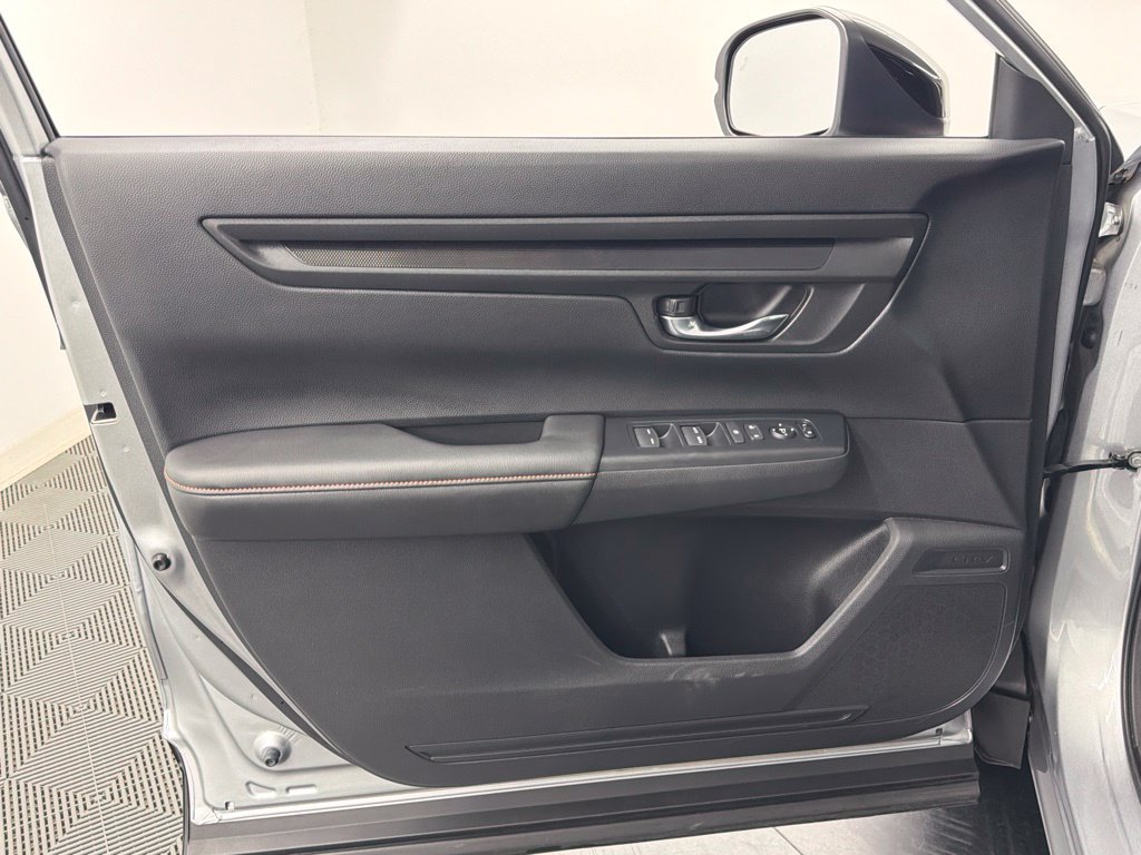 Used 2025 Honda CR-V Sport image 19