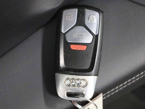 Used 2018 Audi SQ5 Prestige w/ Prestige Package image 40