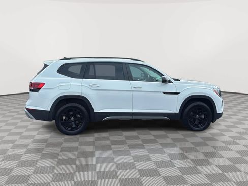 Used 2024 Volkswagen Atlas Peak Edition SE AWD/4WD image 8