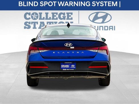 Used 2025 Hyundai Elantra Sport FWD image 9