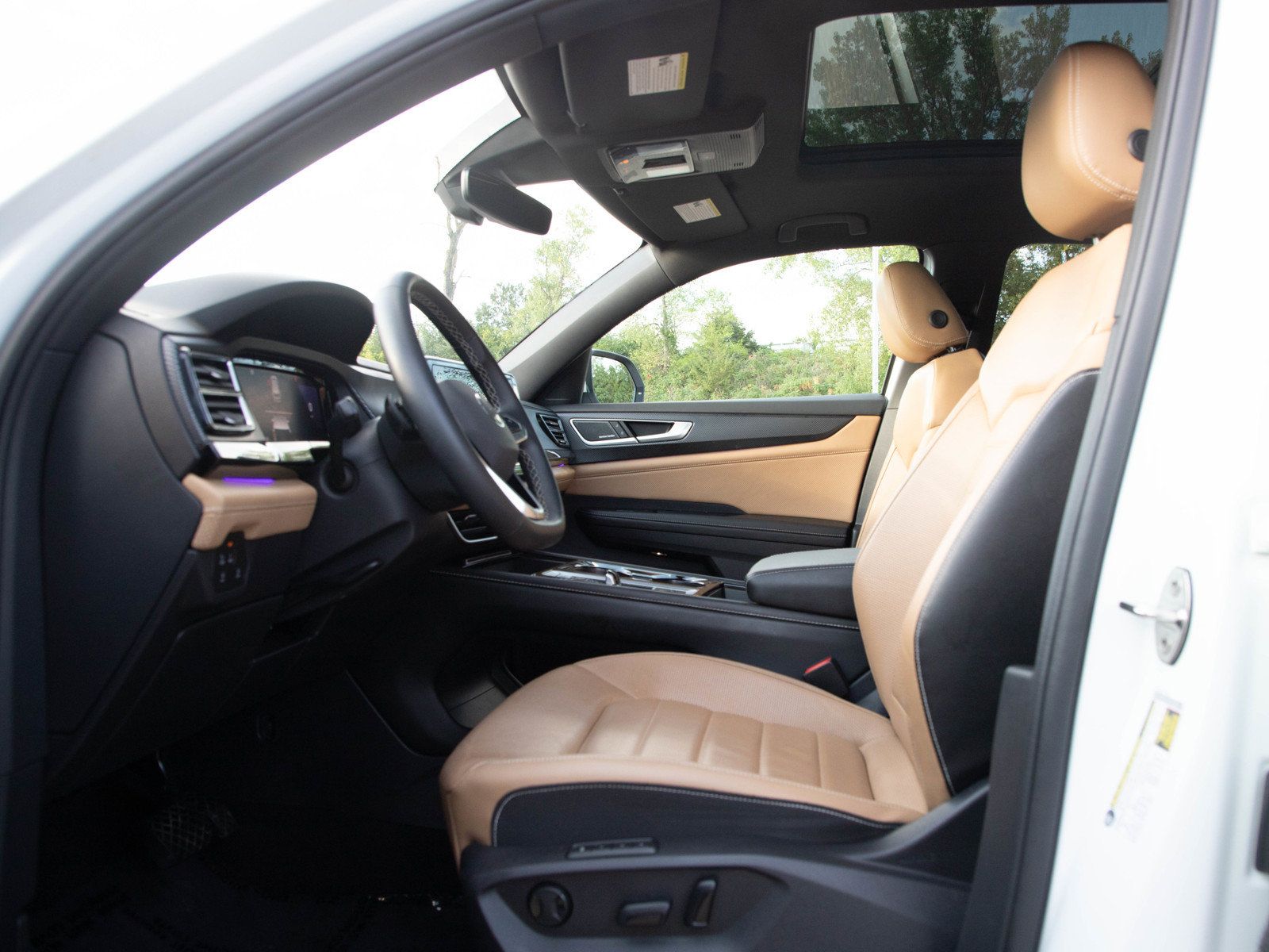 Used 2024 Volkswagen Atlas Cross Sport SEL AWD/4WD image 23