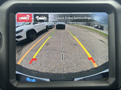 Used 2022 Jeep Wrangler Unlimited Rubicon 4xe AWD/4WD image 13