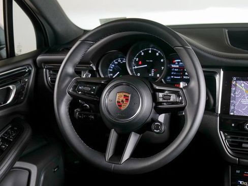 Certified 2026 Porsche Macan AWD/4WD image 15