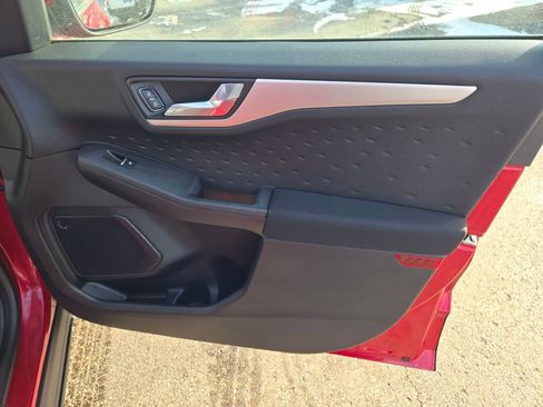 Used 2020 Ford Escape SE image 5