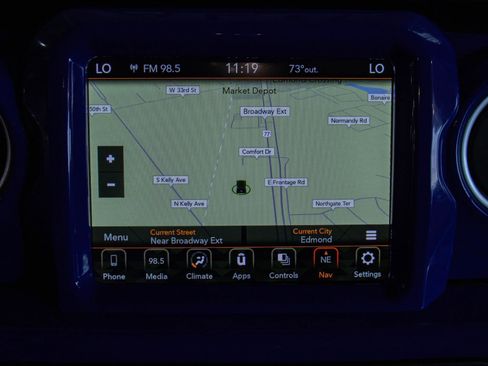 Used 2020 Jeep Wrangler Unlimited Sahara w/ Uconnect 4C Nav & Sound Group AWD/4WD image 5