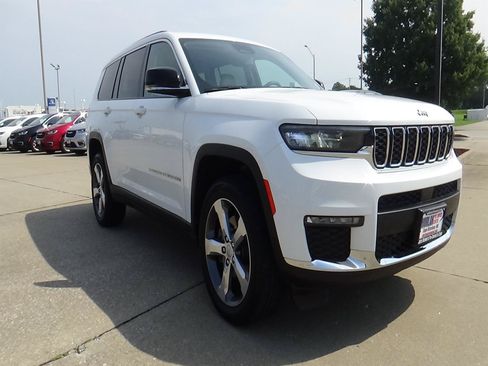 Used 2021 Jeep Grand Cherokee L Limited AWD/4WD image 4