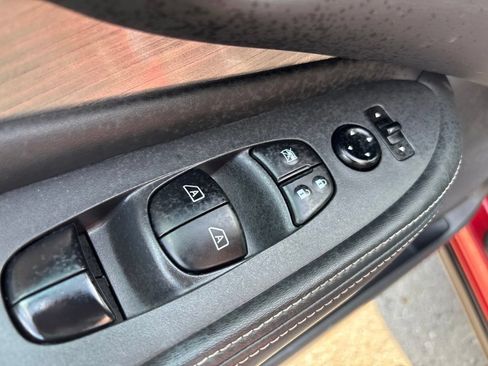 Used 2015 Nissan Murano SV AWD/4WD image 17