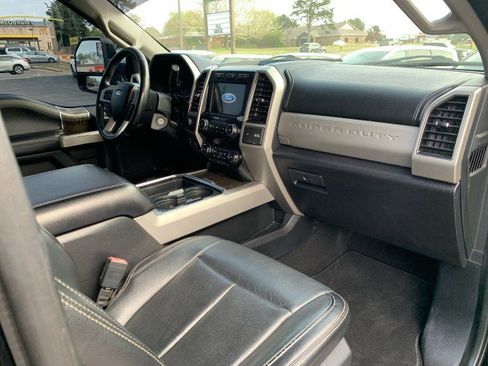 Used 2020 Ford F250 Lariat w/ Lariat Value Package image 17