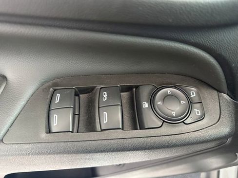 Used 2024 Chevrolet Equinox LT image 19