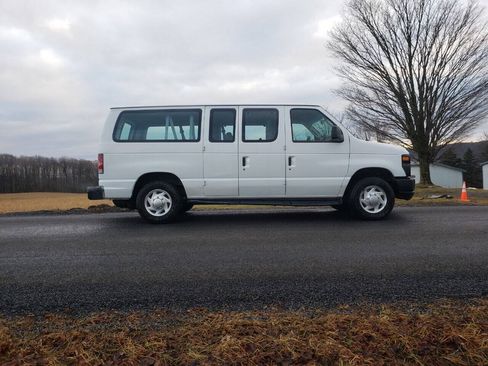 Used 2011 Ford E-150 and Econoline 150 Wagon w/ PWR Windows & Locks Group RWD image 4