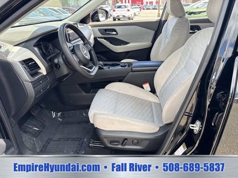 Used 2023 Nissan Rogue SV AWD/4WD image 17