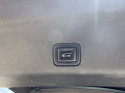 Used 2021 GMC Yukon SLT w/ SLT Luxury Plus Package AWD/4WD image 16