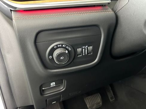 Used 2024 Jeep Grand Cherokee L Summit AWD/4WD image 18