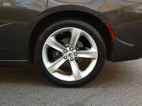 Used 2018 Dodge Charger R/T image 12