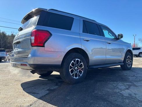 Used 2024 Ford Expedition XLT image 7