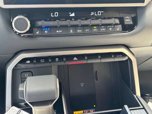 New 2026 Toyota Tundra Platinum AWD/4WD image 14