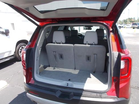 Used 2023 GMC Acadia SLT image 10