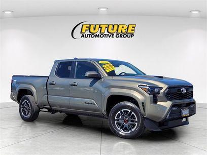 Used 2025 Toyota Tacoma SR5