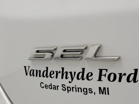 Used 2023 Ford Edge SEL AWD/4WD image 6