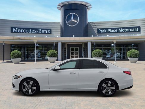 Used 2025 Mercedes-Benz C 300 4MATIC Sedan image 3