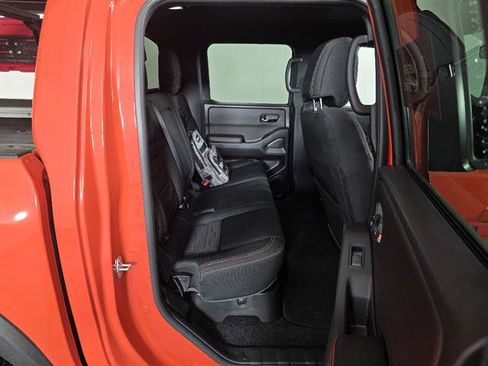 Used 2025 Nissan Frontier PRO-4X w/ Pro Convenience Package AWD/4WD image 16