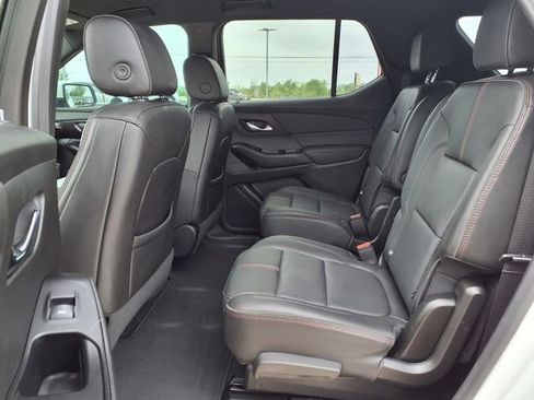 Used 2023 Chevrolet Traverse RS FWD image 7
