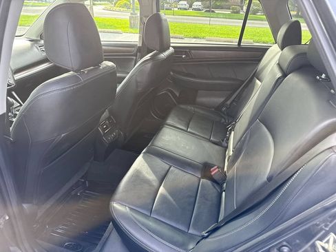 Used 2019 Subaru Outback 2.5i Limited w/ Protection Package #1 AWD/4WD image 10
