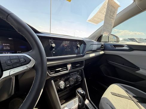 Certified 2024 Volkswagen Taos SE FWD image 13