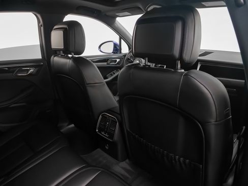 Used 2025 Porsche Macan image 25