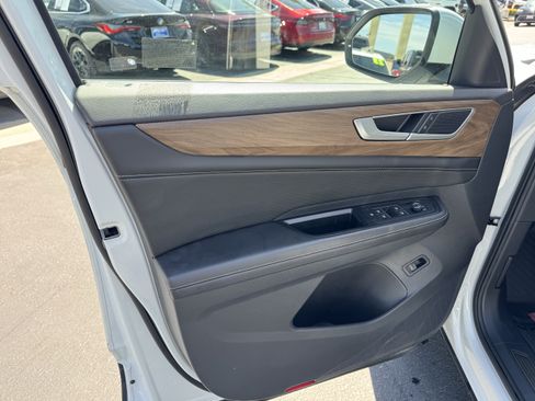 Used 2024 Volkswagen Atlas SE FWD image 14